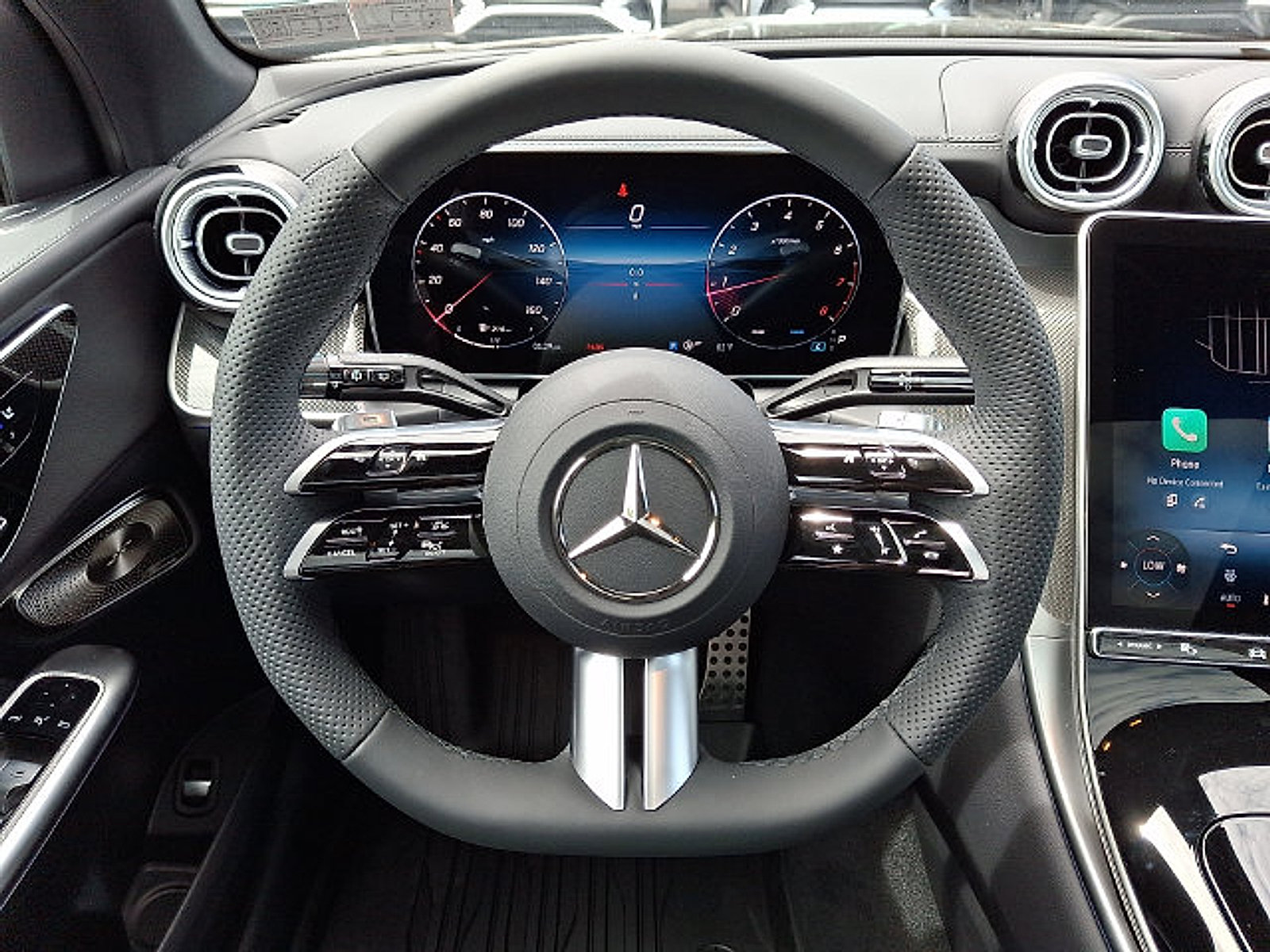 Used 2026 Mercedes-Benz GLC 300 4MATIC image 17