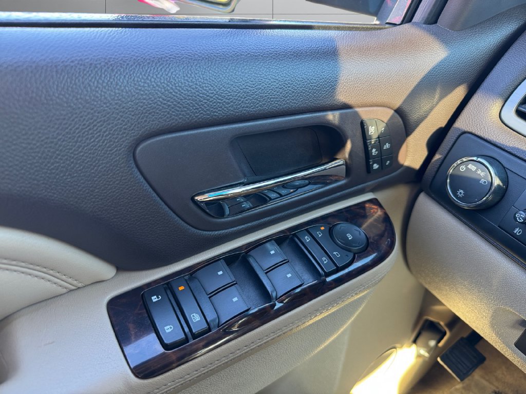 Used 2011 GMC Sierra 2500 Denali AWD/4WD image 11