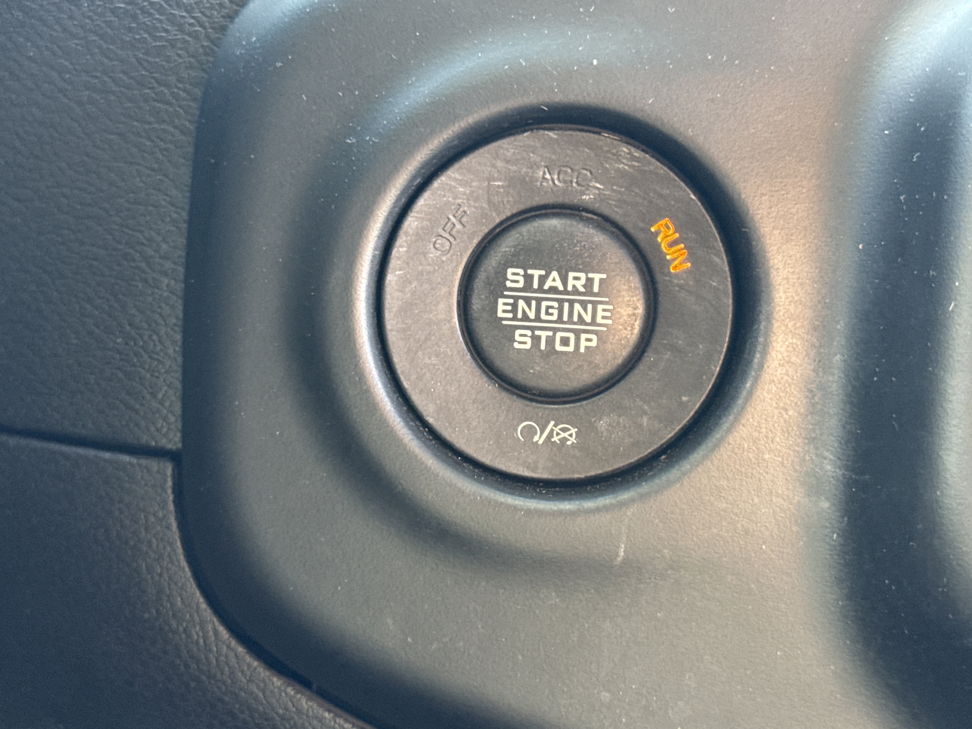 Used 2019 Jeep Wrangler Sport image 8