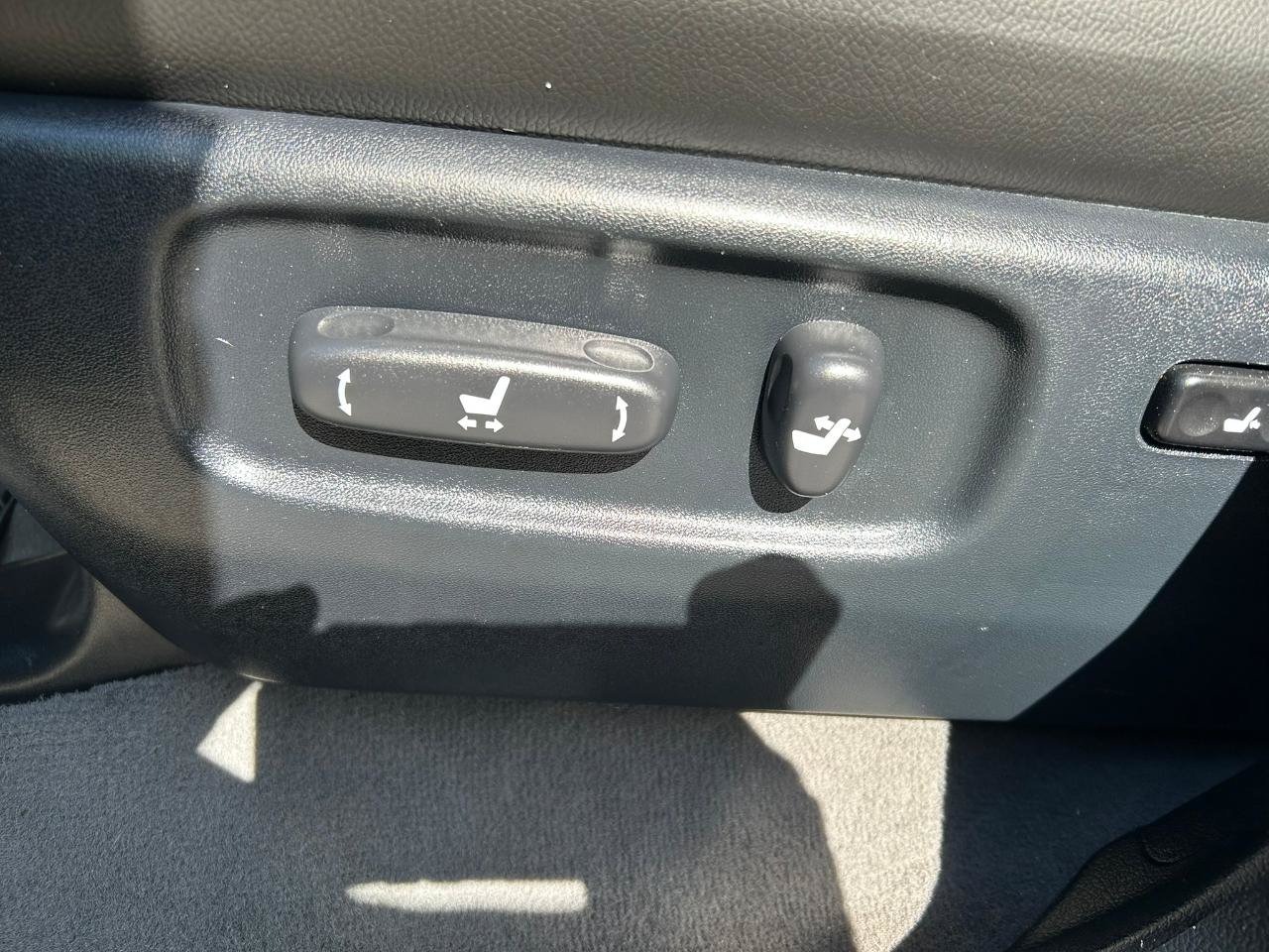 Used 2013 Toyota Land Cruiser AWD/4WD image 9