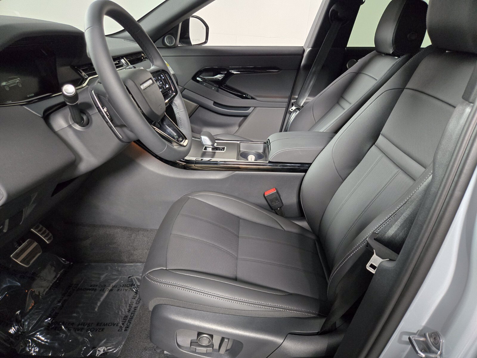 New 2026 Land Rover Range Rover Evoque Hoxton AWD/4WD image 11