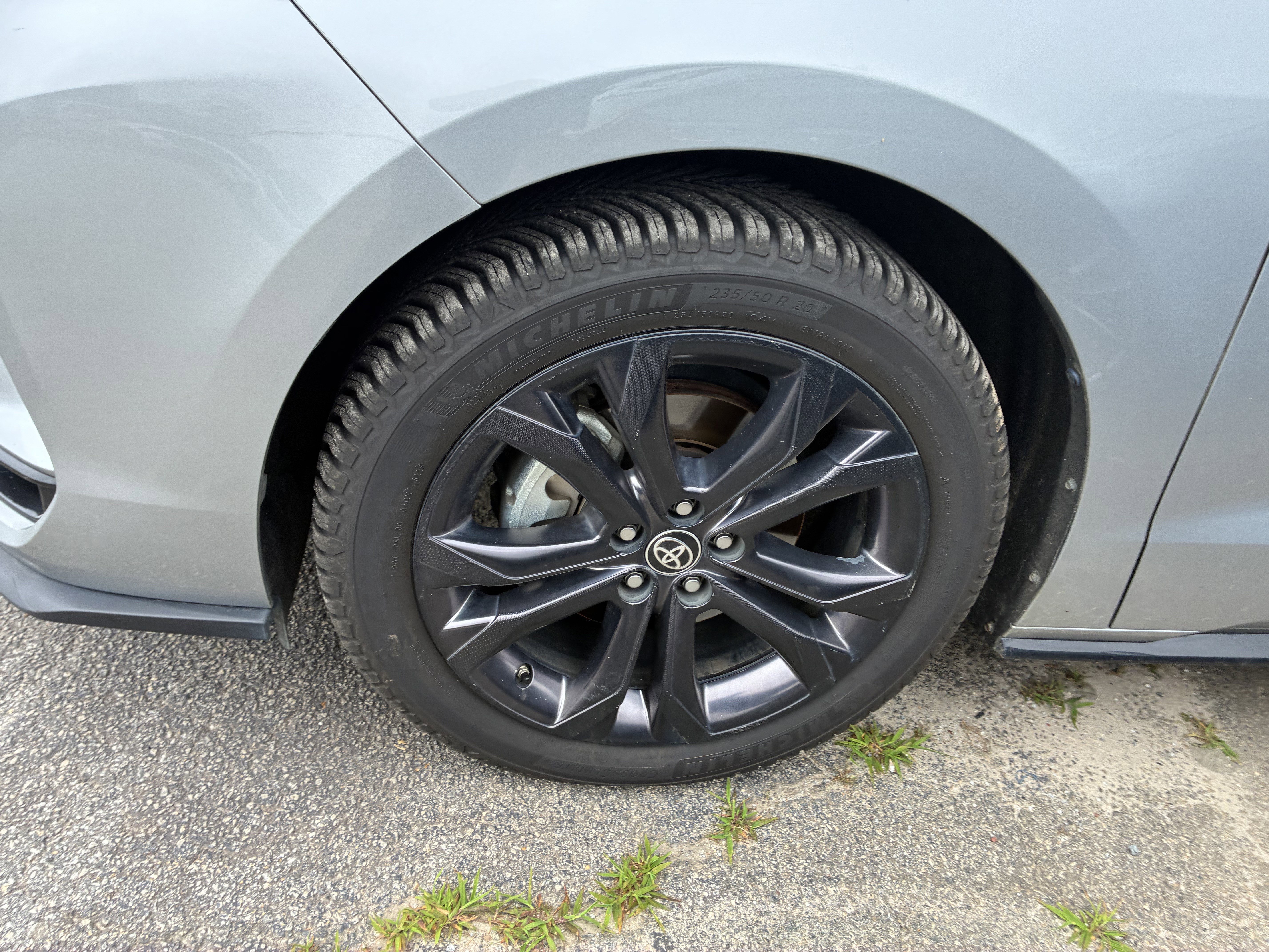 Used 2022 Toyota Sienna XSE FWD image 5