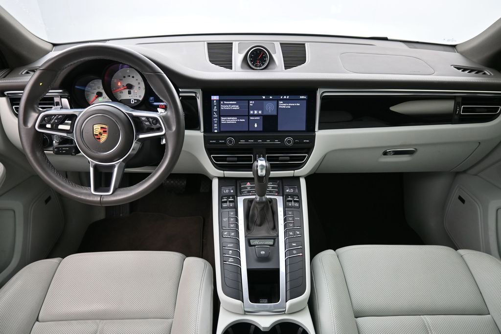 Certified 2021 Porsche Macan S AWD/4WD image 6