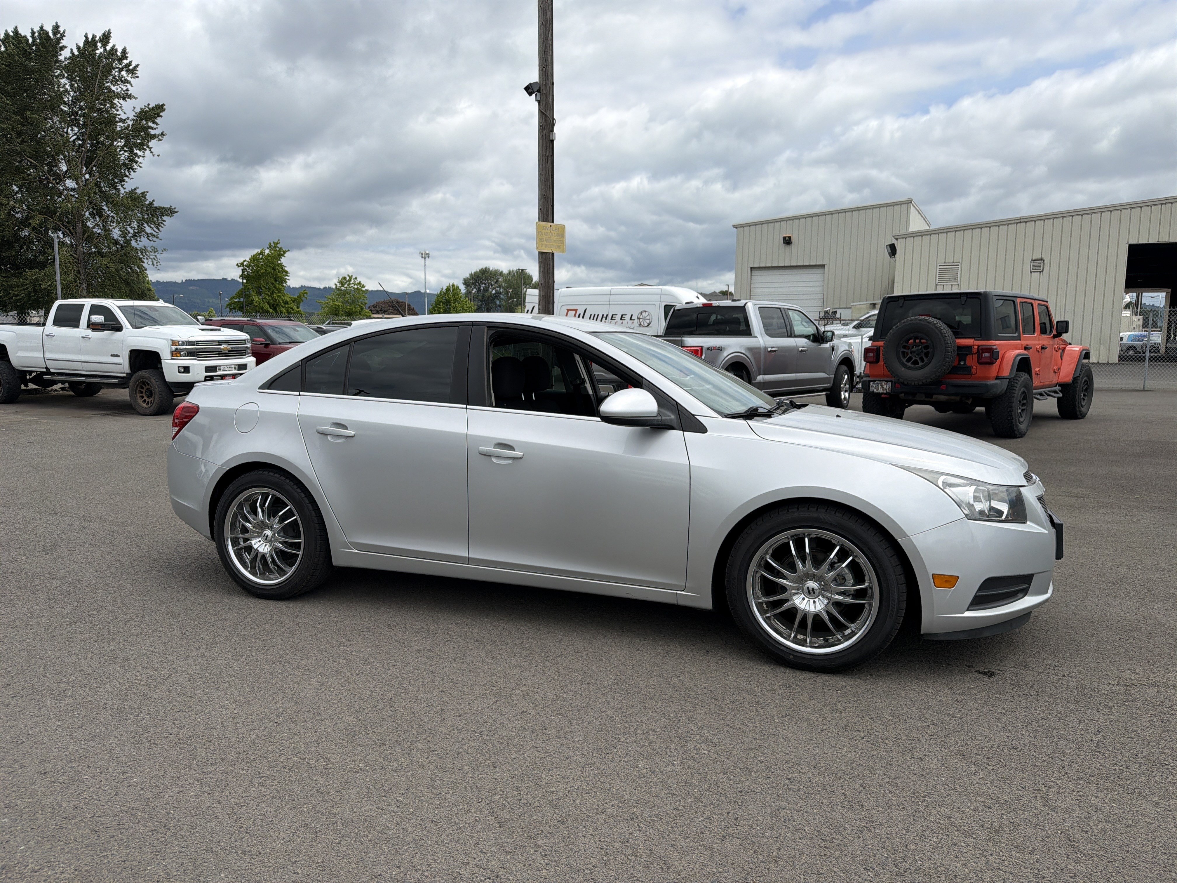 Used 2014 Chevrolet Cruze Eco FWD image 6