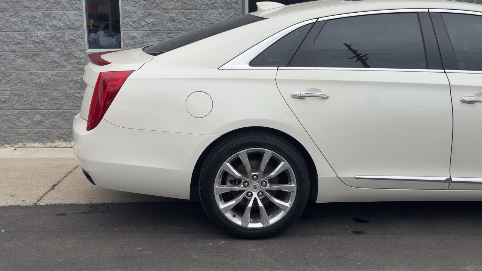 Used 2015 Cadillac XTS Luxury FWD image 7