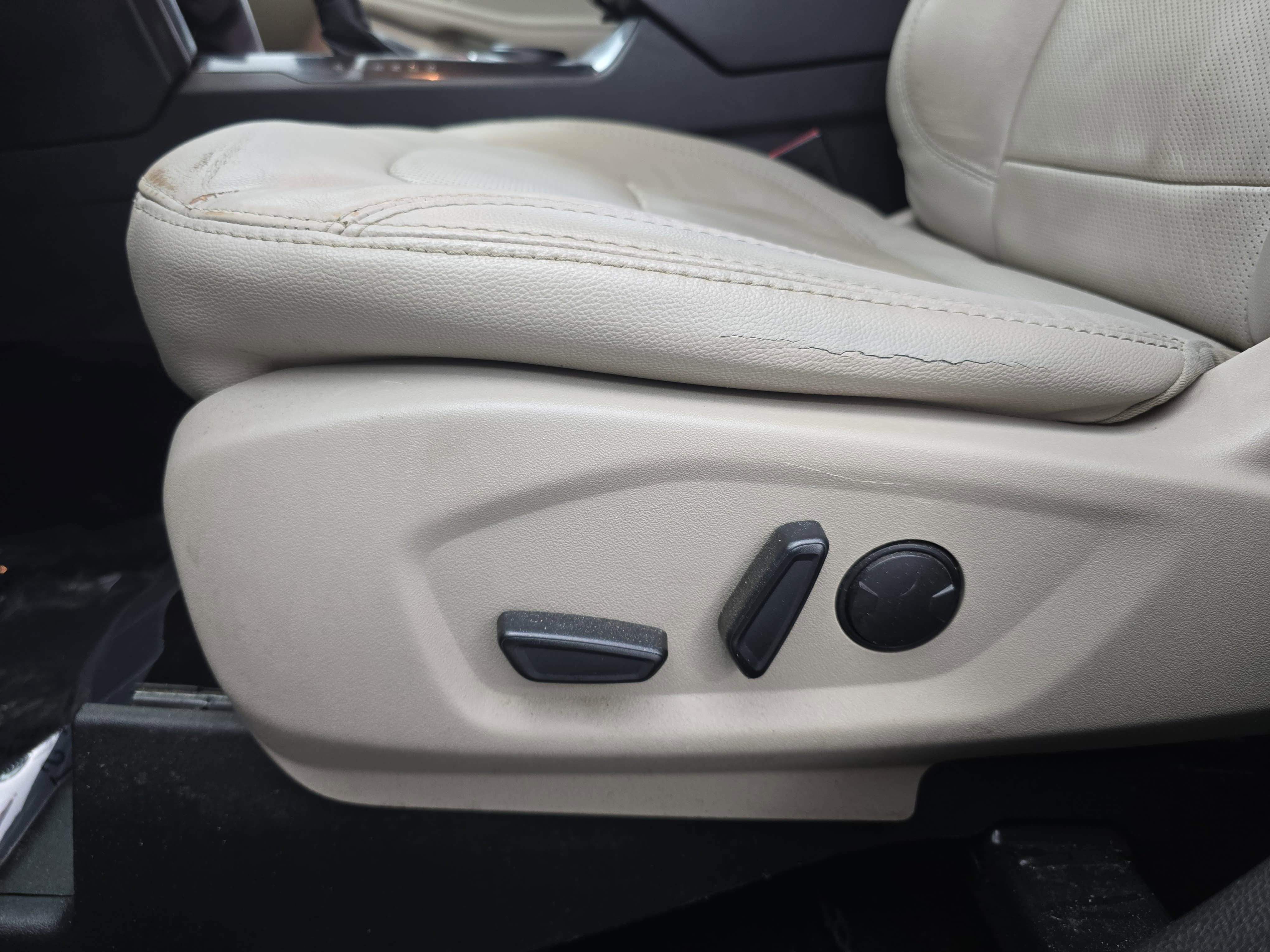 Used 2019 Ford Explorer Limited FWD image 30