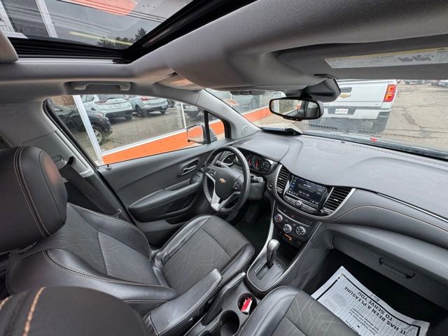 Used 2018 Chevrolet Trax LT w/ Sun & Sound Package image 24