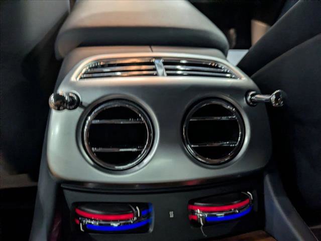 Used 2019 Rolls-Royce Dawn RWD image 16