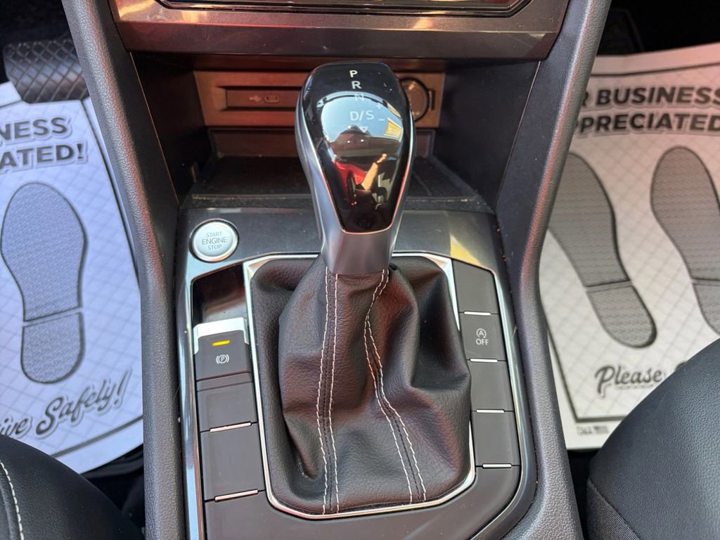Certified 2023 Volkswagen Tiguan SE w/ Panoramic Sunroof Package image 19