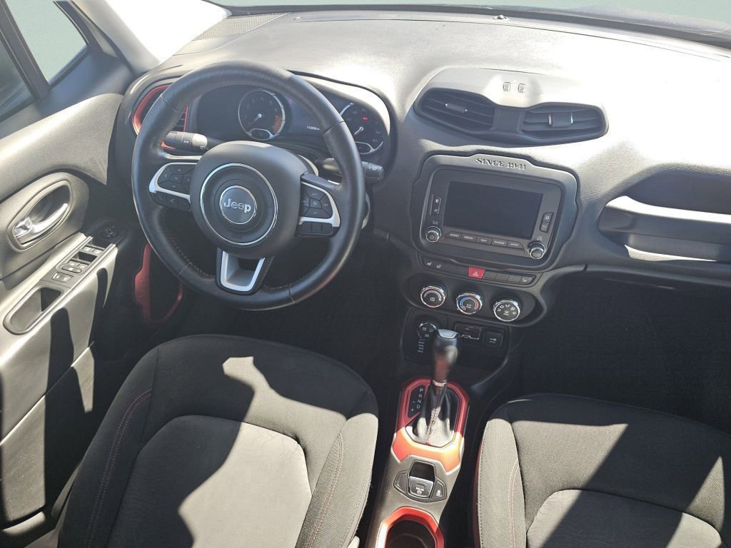 Used 2017 Jeep Renegade Trailhawk AWD/4WD image 26