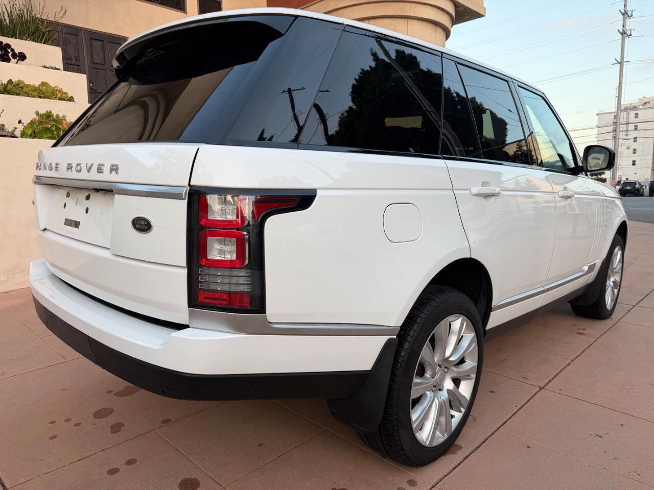 Used 2015 Land Rover Range Rover Supercharged AWD/4WD image 2
