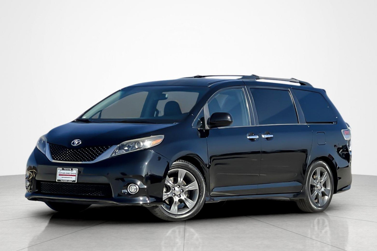 Used 2016 Toyota Sienna SE