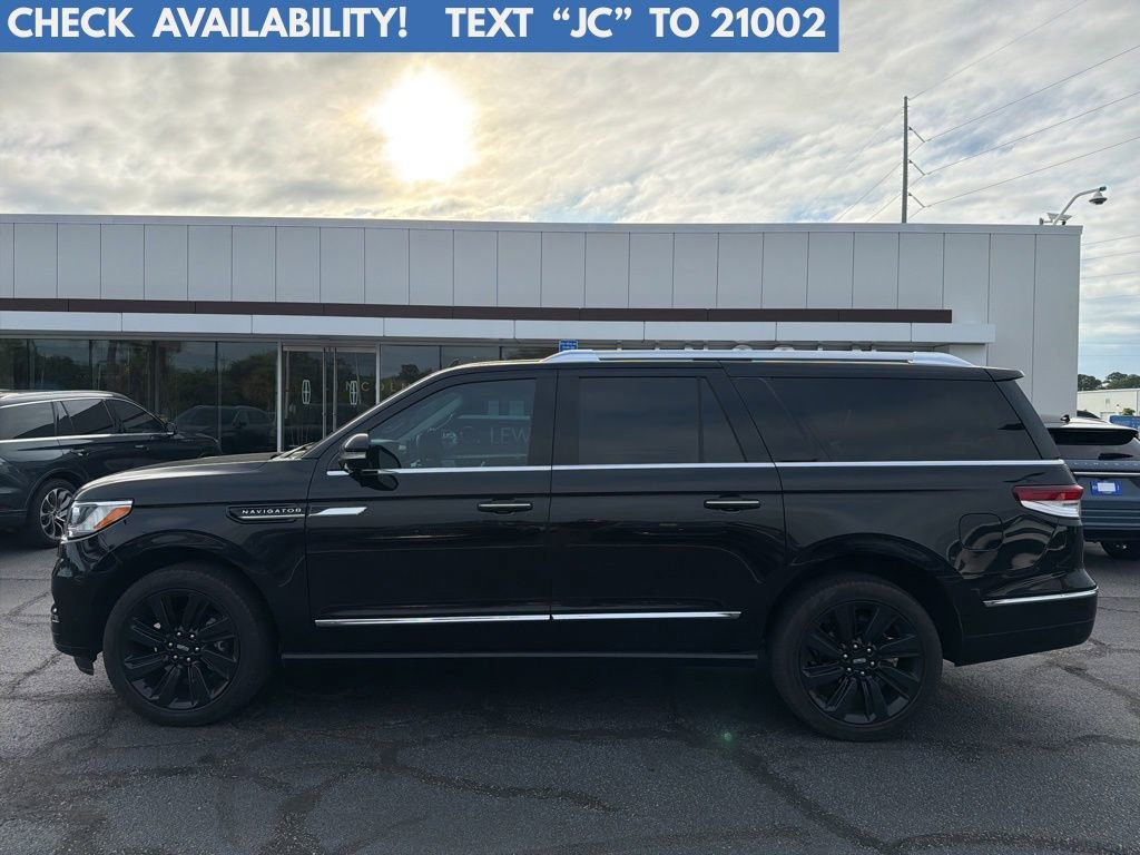 Used 2023 Lincoln Navigator L Reserve AWD/4WD image 1