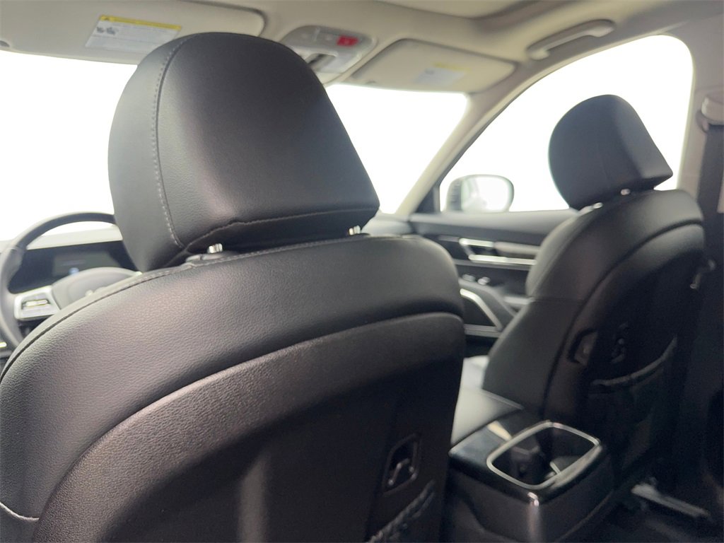 Used 2025 Kia Telluride EX w/ EX Captain's Chair Package image 34