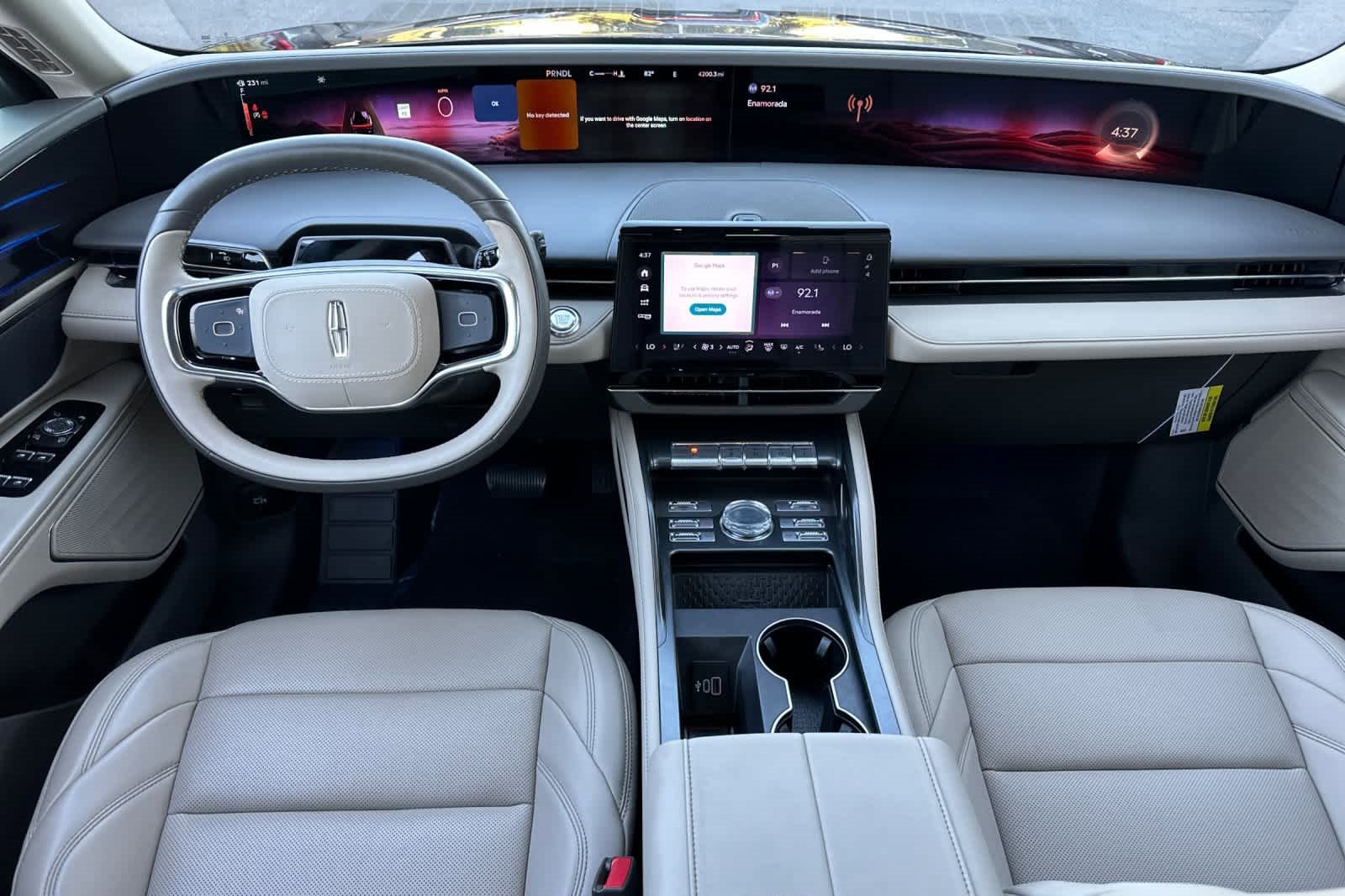 Used 2025 Lincoln Nautilus Premier image 3