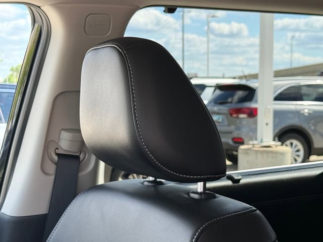 Used 2025 Nissan Pathfinder SL image 14