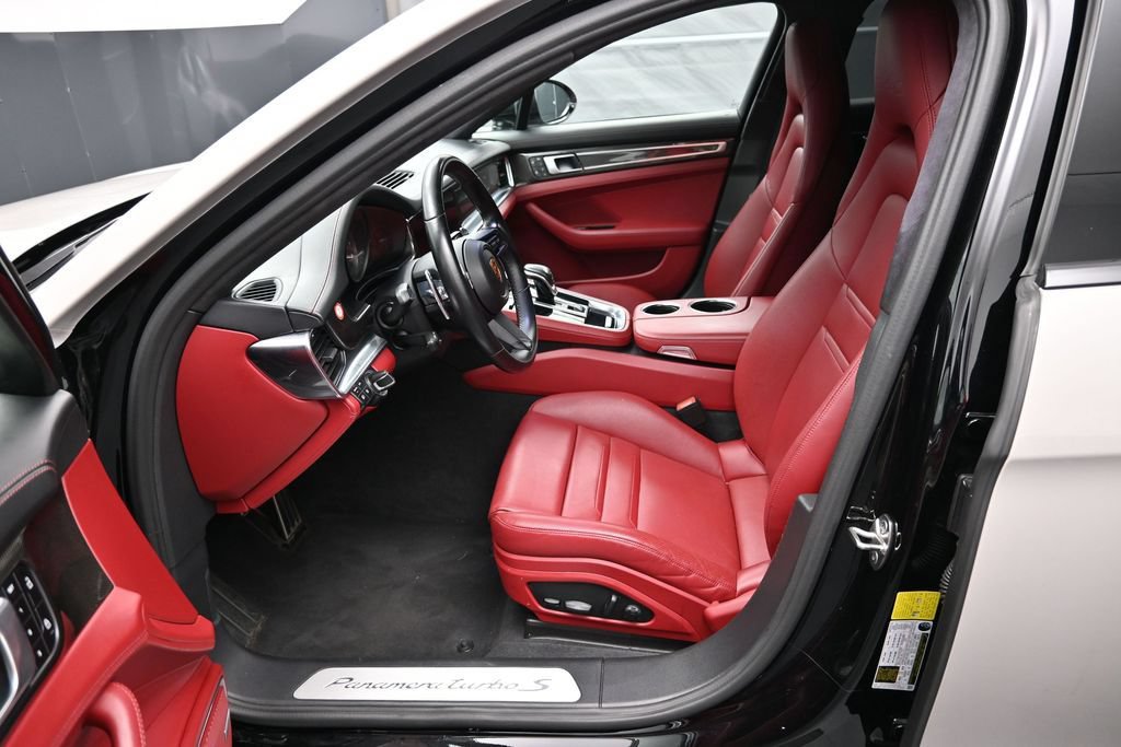 Certified 2022 Porsche Panamera Turbo S w/ Assistance Package AWD/4WD image 9