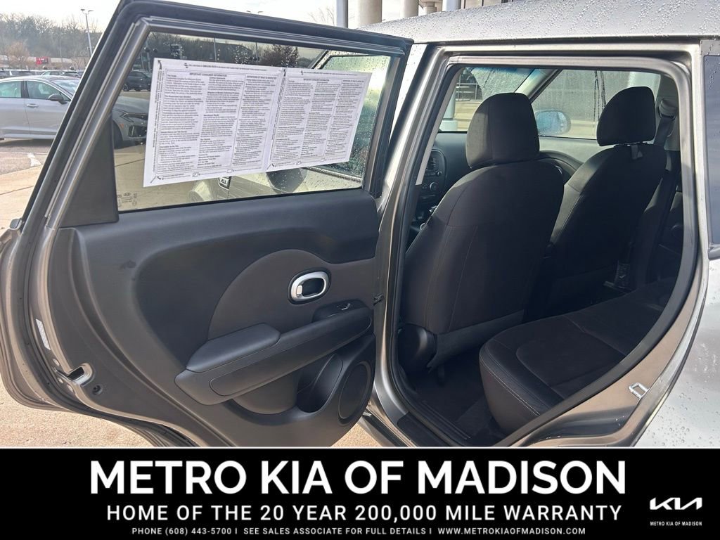 Used 2017 Kia Soul Base image 19