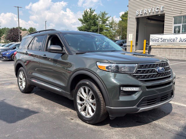 Used 2022 Ford Explorer XLT w/ Equipment Group 202A AWD/4WD image 12