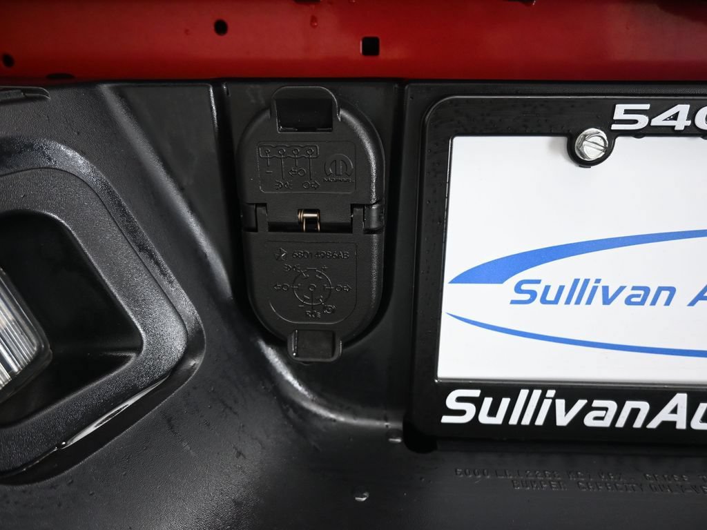 Used 2018 RAM 1500 Classic SLT AWD/4WD image 43