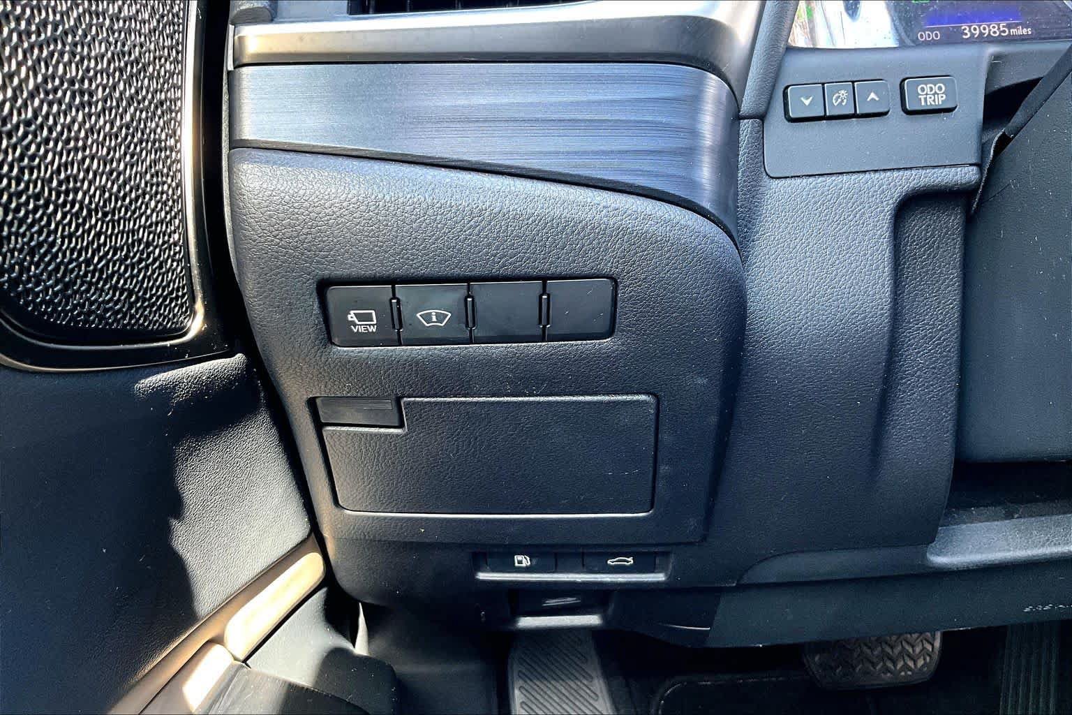 Used 2021 Lexus ES 300h Ultra Luxury w/ Accessory Package 2 FWD image 34