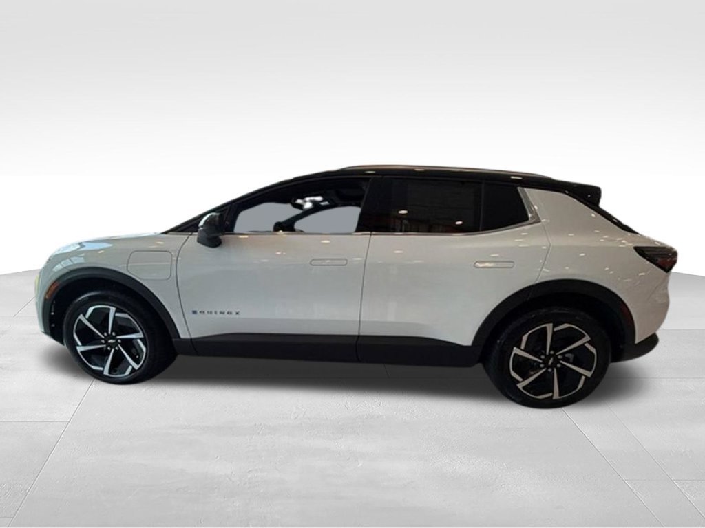 New 2026 Chevrolet Equinox EV LT FWD image 2