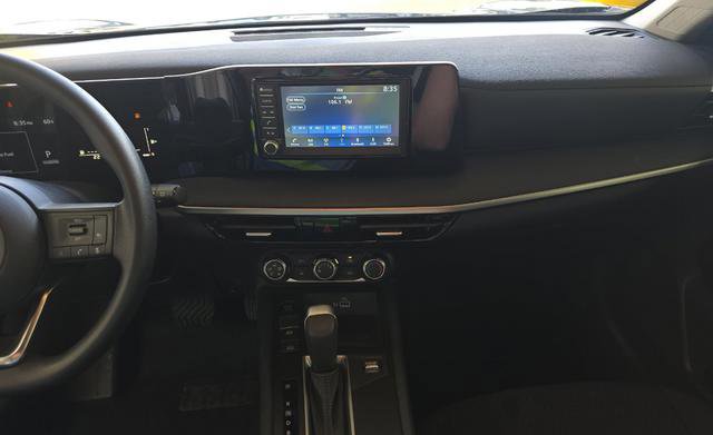 Used 2025 Nissan Kicks S image 9