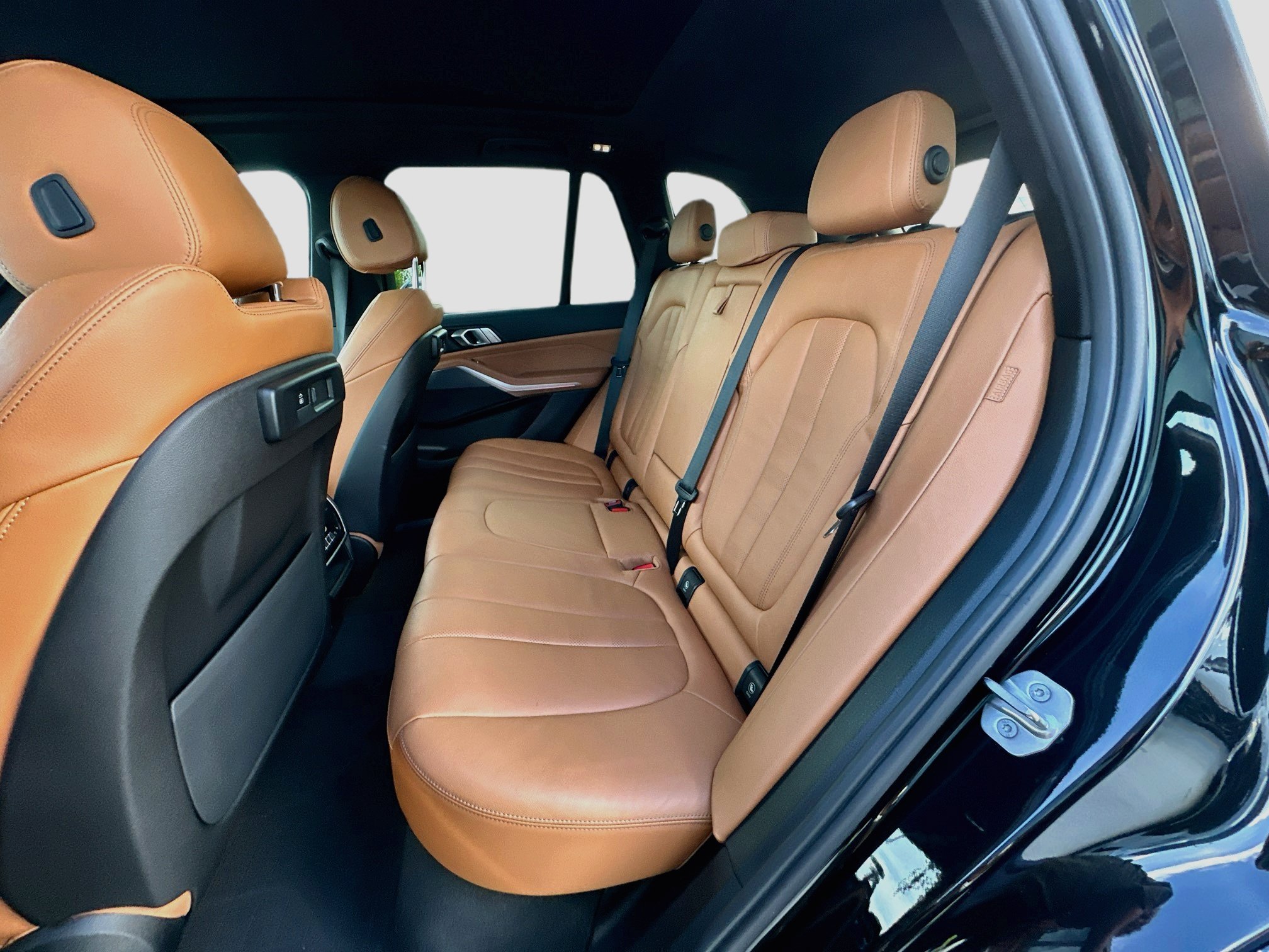 Used 2022 BMW X5 xDrive40i w/ M Sport Package AWD/4WD image 25