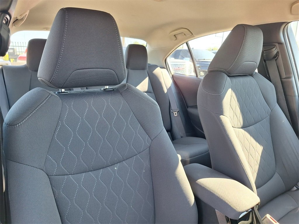 Used 2021 Toyota Corolla LE image 24