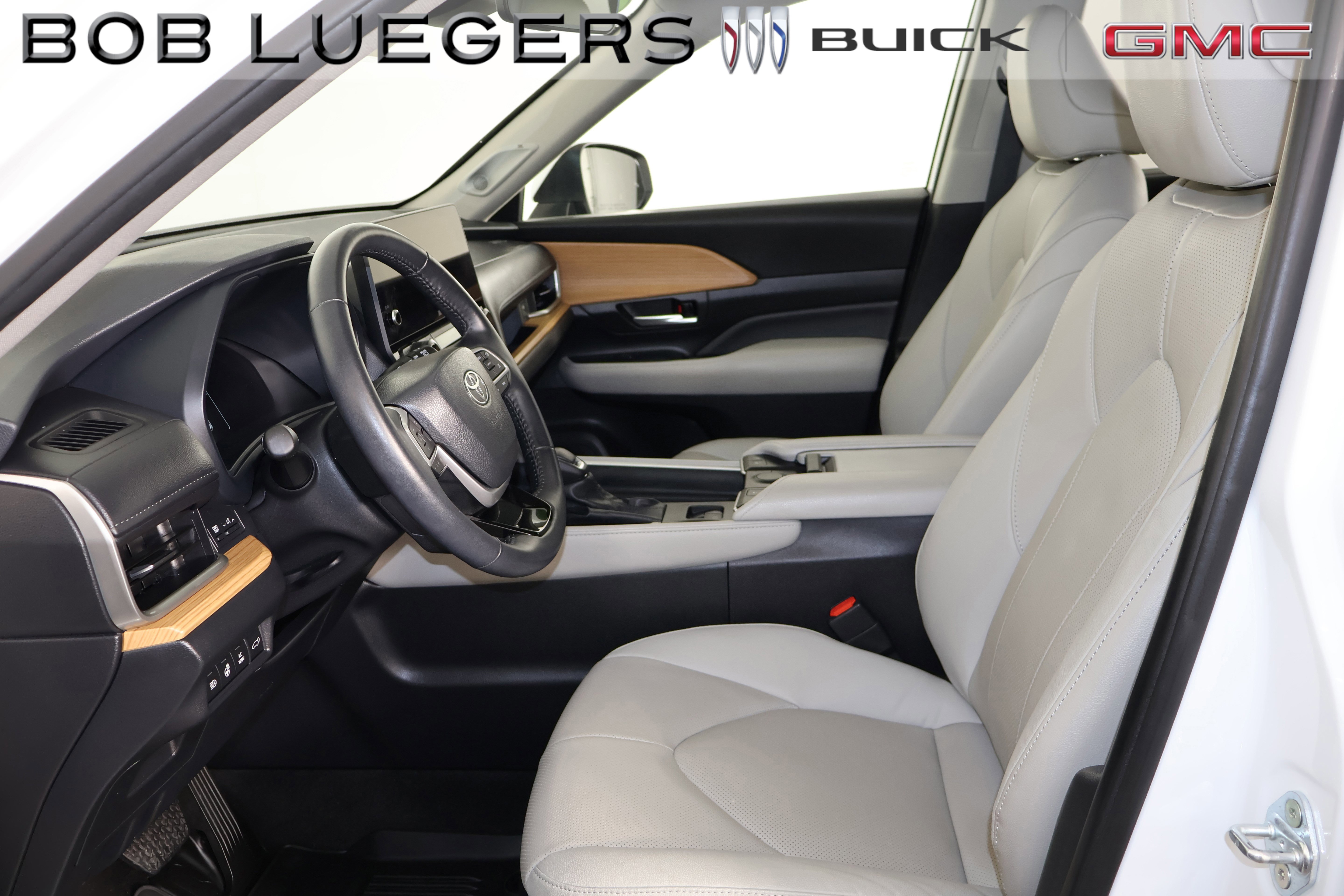 Used 2024 Toyota Grand Highlander XLE image 8