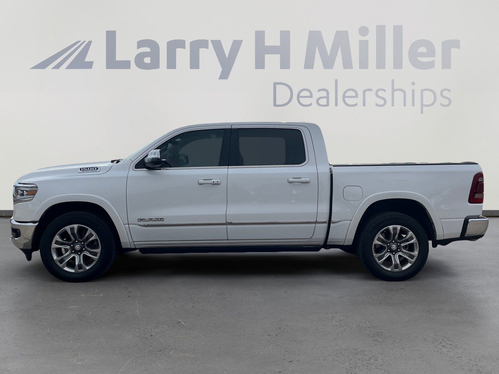 Used 2023 RAM 1500 Limited RWD image 2