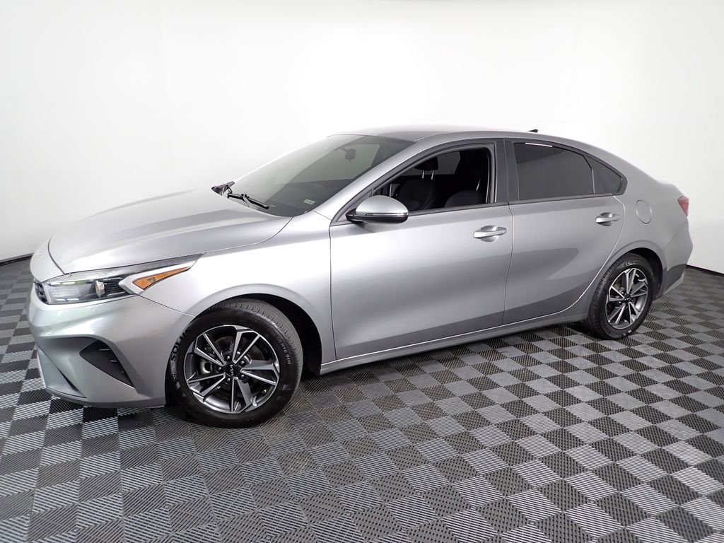 Used 2023 Kia Forte LXS w/ LXS Technology Package FWD image 10