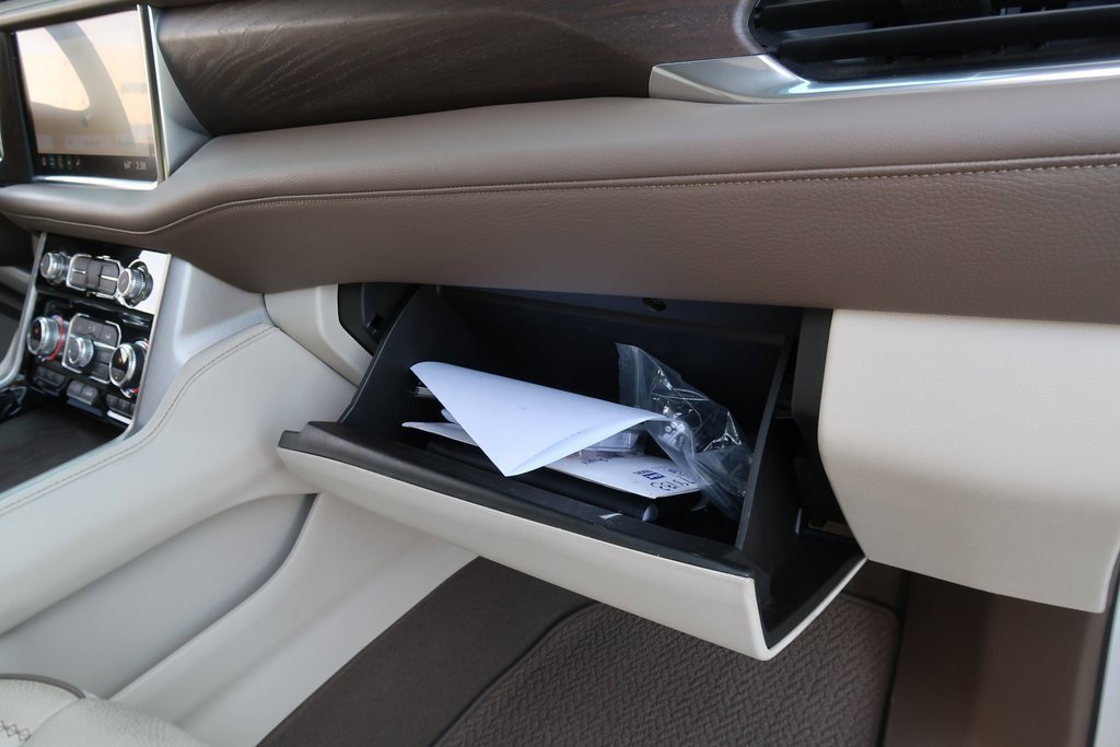 Used 2021 GMC Yukon Denali w/ Denali Ultimate Package image 40