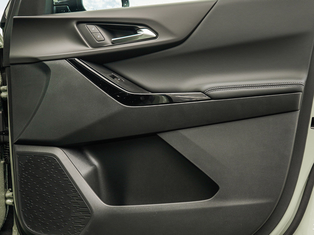 New 2026 Chevrolet Equinox LT w/ Convenience Package II image 10