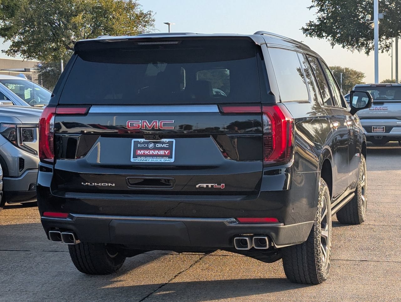 New 2026 GMC Yukon AT4 w/ AT4 Premium Package AWD/4WD image 4