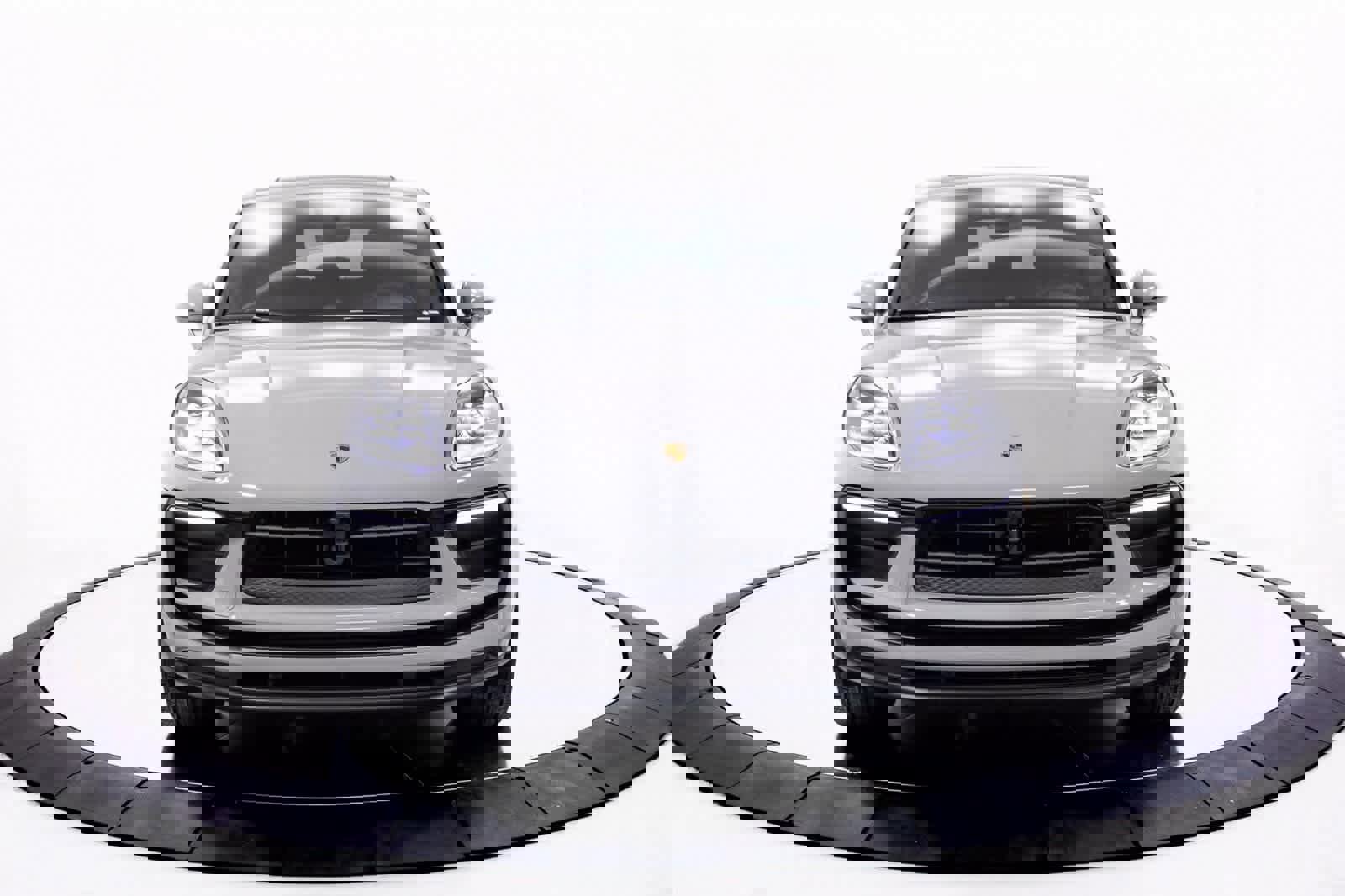 Certified 2025 Porsche Macan image 10