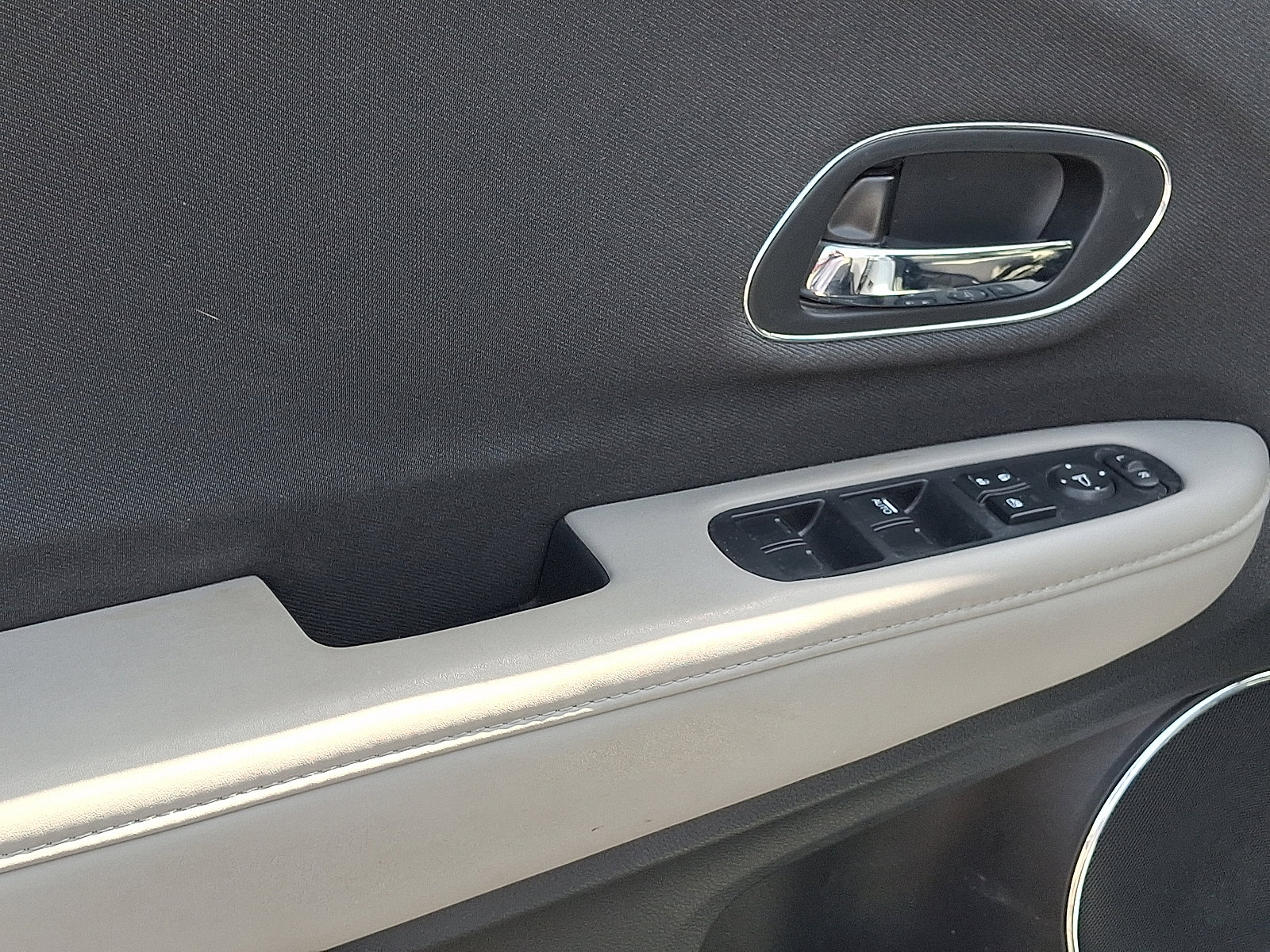 Used 2022 Honda HR-V EX image 15