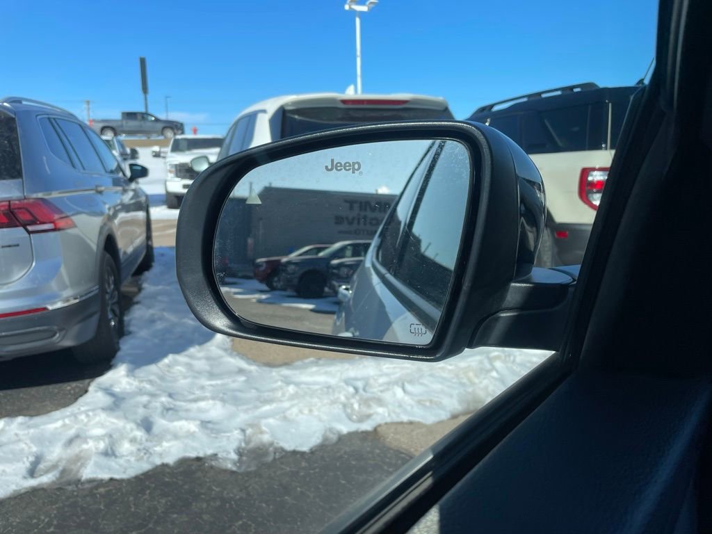 Used 2024 Jeep Compass Latitude image 36