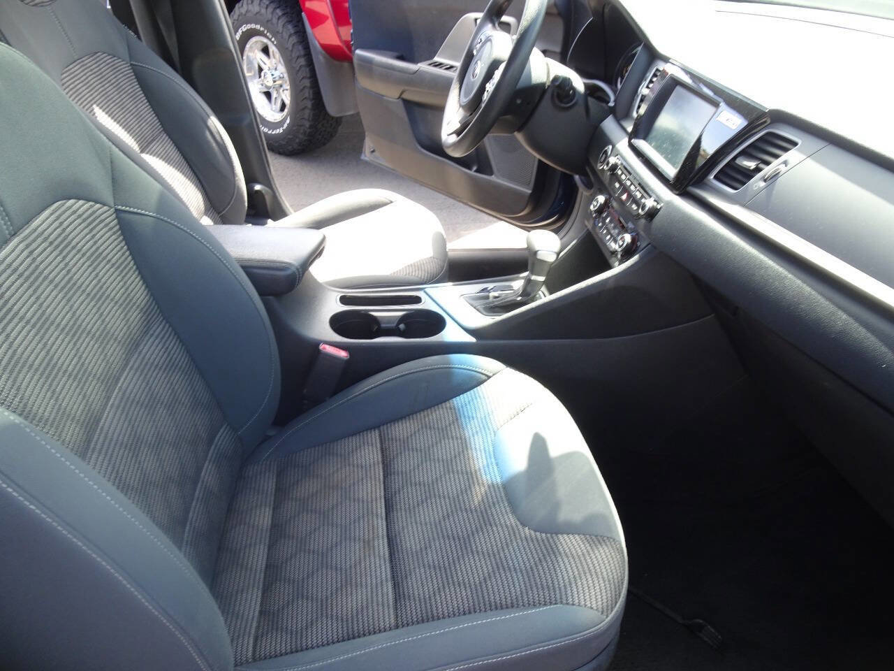 Used 2017 Kia Niro LX image 14