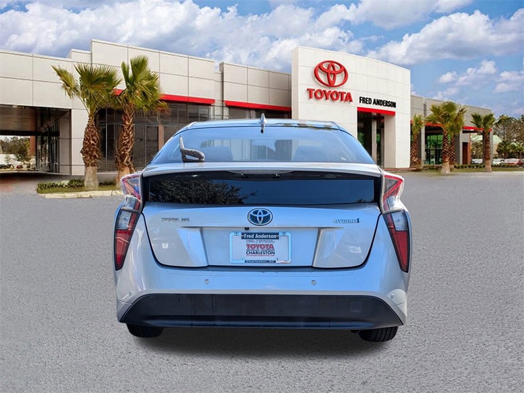 Used 2018 Toyota Prius Four image 6