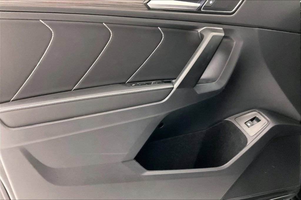 Used 2023 Volkswagen Tiguan SEL R-Line image 18