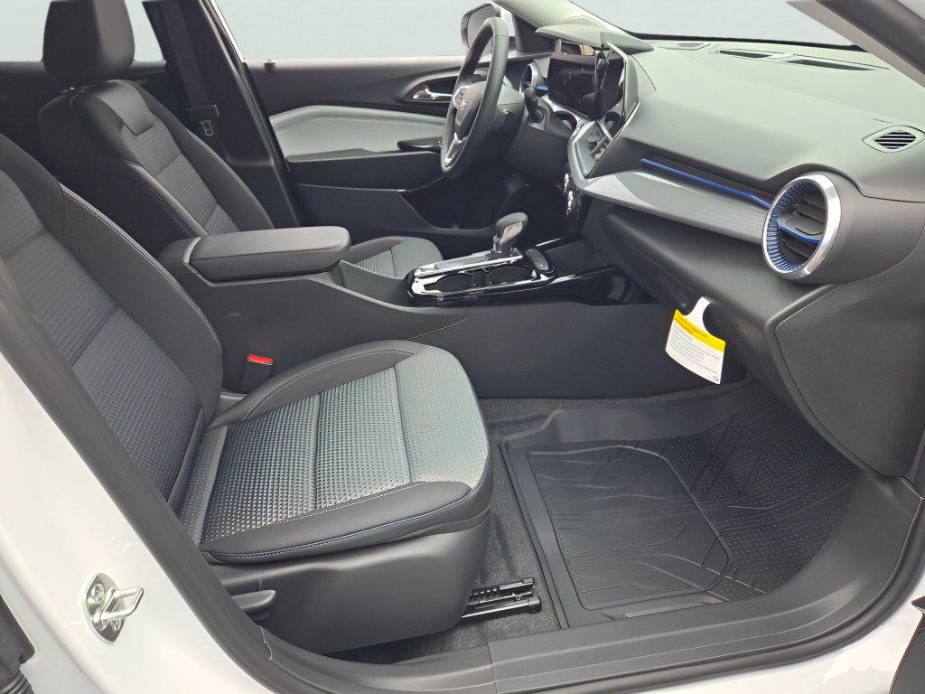 Certified 2026 Chevrolet Trax LT w/ LT Convenience Package FWD image 7
