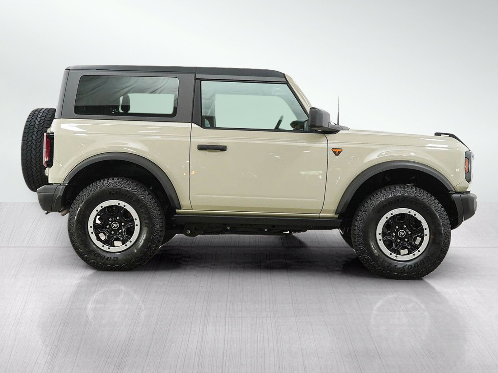 Used 2025 Ford Bronco Badlands w/ Sasquatch Package AWD/4WD image 6