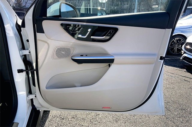 Used 2025 Mercedes-Benz GLC 350e 4MATIC image 19