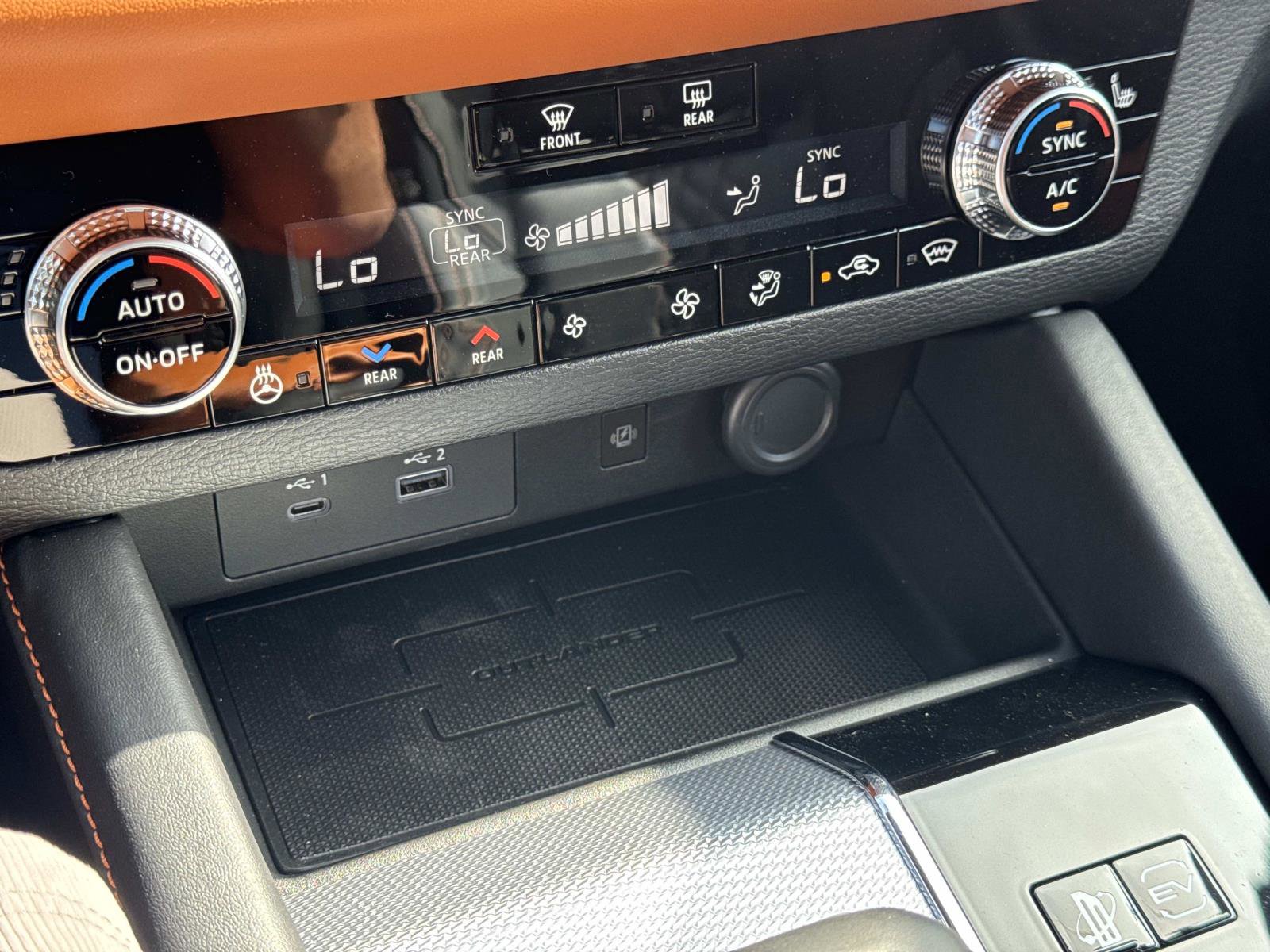 New 2025 Mitsubishi Outlander SEL image 24