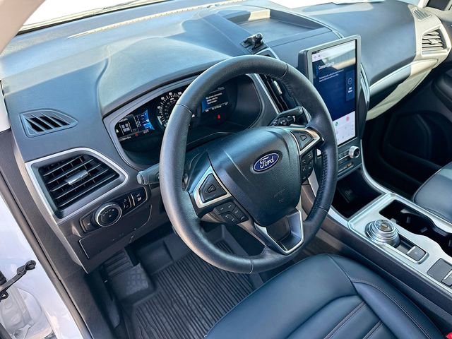 Used 2024 Ford Edge SEL w/ Sport Appearance Package image 9