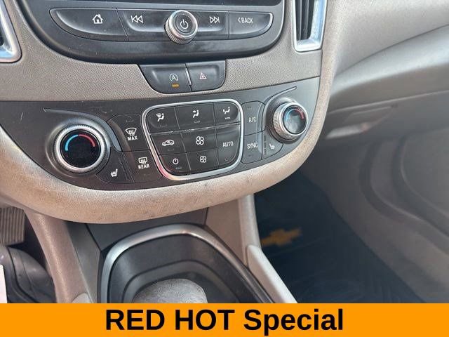 Used 2021 Chevrolet Malibu LT image 24