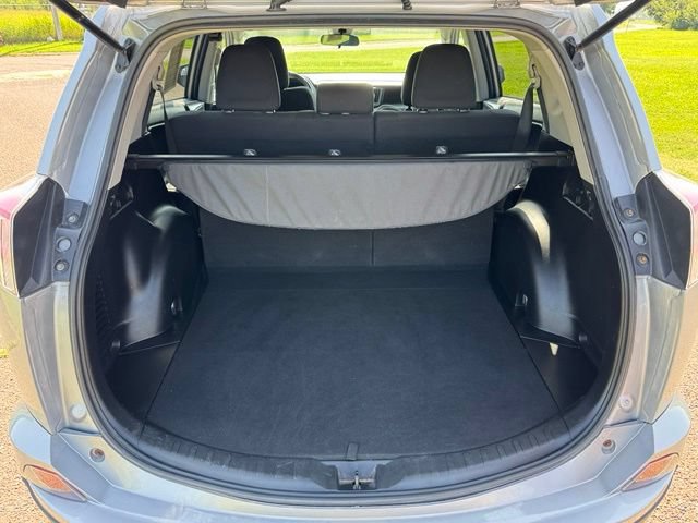 Used 2018 Toyota RAV4 XLE FWD image 7