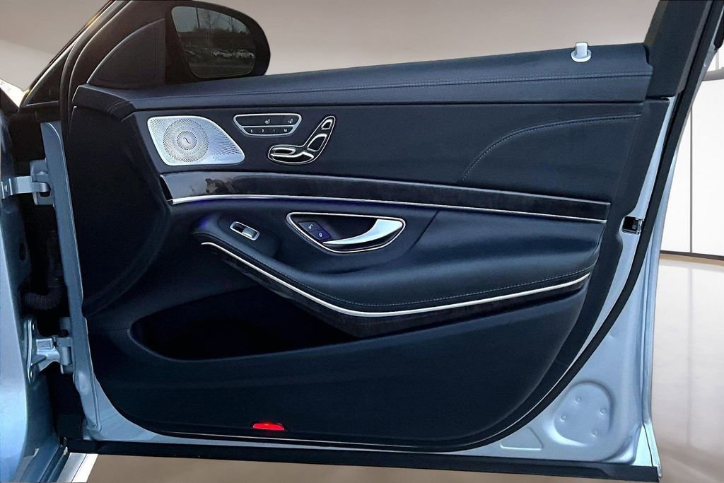 Used 2015 Mercedes-Benz S 63 AMG 4MATIC Sedan w/ Driver Assistance Package image 24