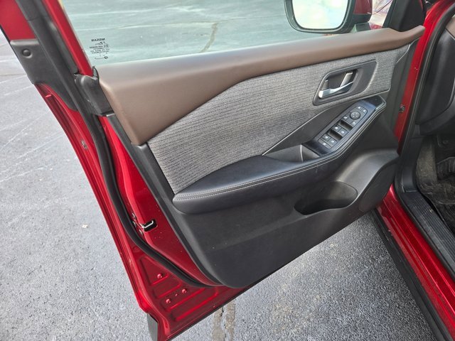 Used 2022 Nissan Rogue SV image 21